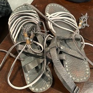 Free people Newwithout tags leather strapped sandals size 41.